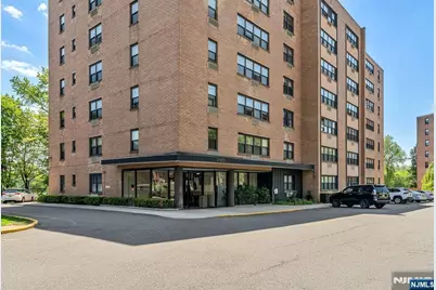 2352 Linwood Avenue 6C #6C, Fort Lee, NJ 07024 - Photo 2