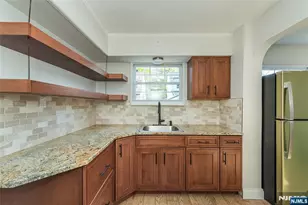 1019 Haddon Pl, Teaneck Township, NJ 07666 - Photo 14
