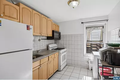 2215 N Central Road 4A #4A, Fort Lee, NJ 07024 - Photo 6