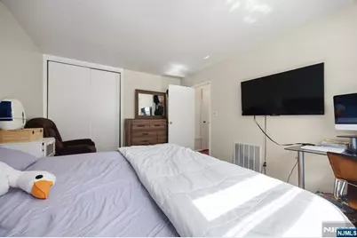 2215 N Central Road 4A #4A, Fort Lee, NJ 07024 - Photo 12