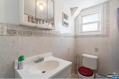 61 Holsman Street, Paterson, NJ 07522 - Photo 18