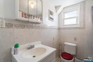 61 Holsman St, Paterson, NJ 07522 - Photo 18