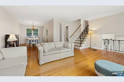 320 W Clinton Avenue, Bergenfield, NJ 07621 - Photo 8
