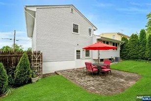 320 W Clinton Ave, Bergenfield, NJ 07621 - Photo 32