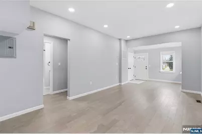 77 Lakeside Avenue, Pompton Lakes, NJ 07442 - Photo 10