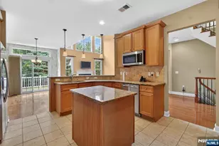 33 Windsor Ln, Ramsey, NJ 07446 - Photo 4