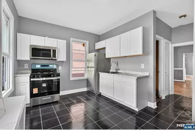 127 Lyons Avenue, Newark, NJ 07112 - Photo 10