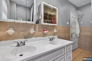 127 Lyons Ave, Newark, NJ 07112 - Photo 16