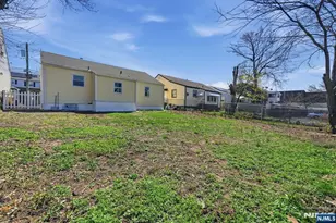 325 Schley St, Newark, NJ 07112 - Photo 38