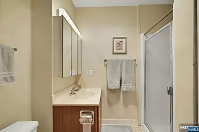 189 Forest 112 #112, Paramus, NJ 07652 - Photo 12