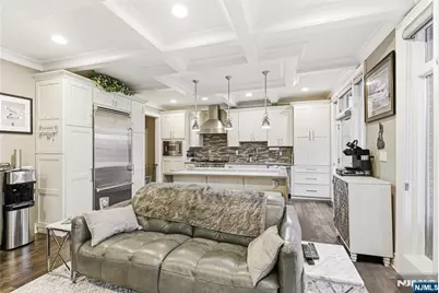 119 Hudson Cove, Edgewater, NJ 07020 - Photo 10