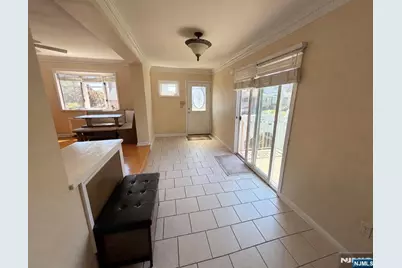 270 Bell Avenue, Hasbrouck Heights, NJ 07604 - Photo 10