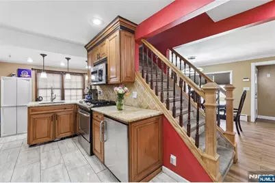 67 South Parkway, Clifton, NJ 07014 - Photo 12