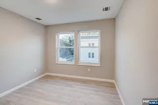 54 Holland St, Newark, NJ 07103 - Photo 16
