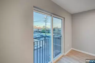 54 Holland St, Newark, NJ 07103 - Photo 8