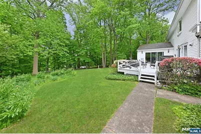 16 Knollwood Road, Upper Saddle River, NJ 07458 - Photo 32