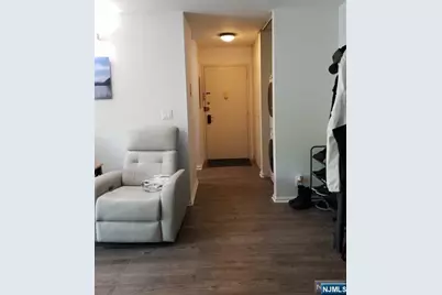 570 North Avenue F #F, Fort Lee, NJ 07024 - Photo 6