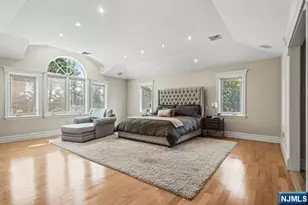 512 Winterburn Grove, Cliffside Park, NJ 07010 - Photo 14