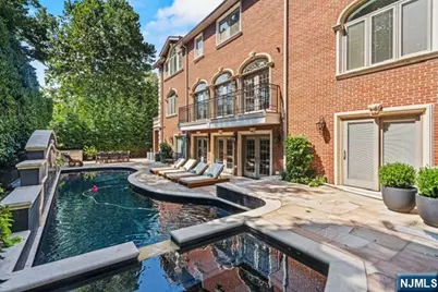 512 Winterburn Grove, Cliffside Park, NJ 07010 - Photo 26