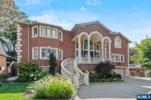 512 Winterburn Grove, Cliffside Park, NJ 07010 - Photo 2