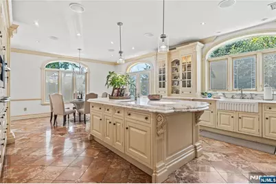 512 Winterburn Grove, Cliffside Park, NJ 07010 - Photo 8