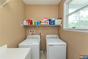37 Thomas, Wayne, NJ 07470 - Photo 32