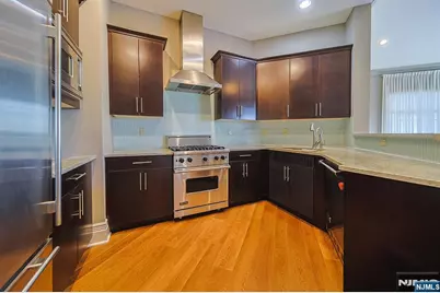 1302 The Plaza 1302 #1302, Tenafly, NJ 07670 - Photo 8