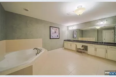 1302 The Plaza 1302 #1302, Tenafly, NJ 07670 - Photo 22
