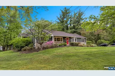 468 Manchester Way, Wyckoff Township, NJ 07481 - Photo 2