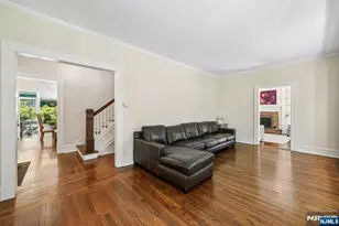 42 Hillside Ave, Upper Saddle River, NJ 07458 - Photo 8