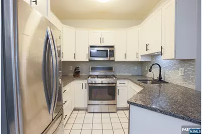 8409 Brittany Drive, Wayne, NJ 07470 - Photo 10