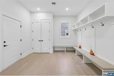 311 Farview Avenue, Paramus, NJ 07652 - Photo 18