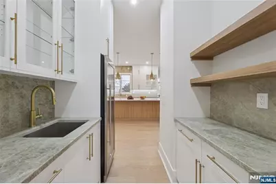 311 Farview Avenue, Paramus, NJ 07652 - Photo 16