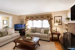7 Wayland Dr, Verona, NJ 07044 - Photo 8
