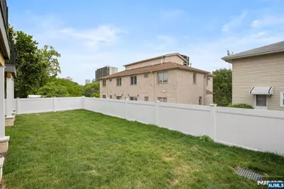 332 12th Street B #B, Palisades Park, NJ 07650 - Photo 28