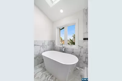332 12th Street B #B, Palisades Park, NJ 07650 - Photo 16