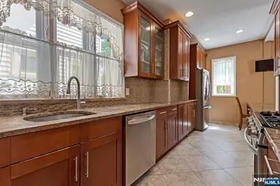 136 Cedar Street, Cliffside Park, NJ 07010 - Photo 8