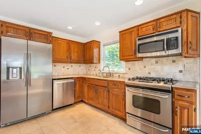 8 Pershing Street, Emerson, NJ 07630 - Photo 6