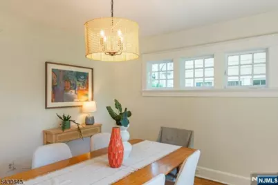 39 Essex Avenue, Montclair, NJ 07042 - Photo 12