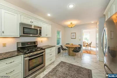 39 Essex Avenue, Montclair, NJ 07042 - Photo 16