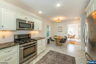 39 Essex Ave, Montclair, NJ 07042 - Photo 16