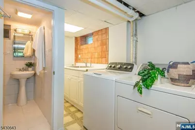 39 Essex Avenue, Montclair, NJ 07042 - Photo 42
