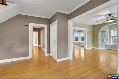 160 Clinton Avenue, Hillsdale, NJ 07642 - Photo 8