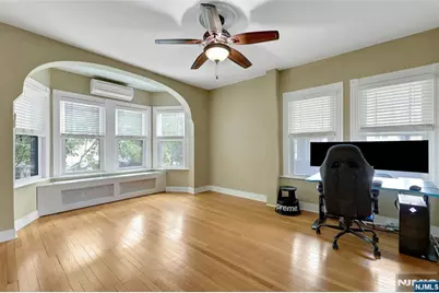 160 Clinton Avenue, Hillsdale, NJ 07642 - Photo 10