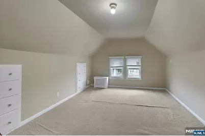 160 Clinton Avenue, Hillsdale, NJ 07642 - Photo 36