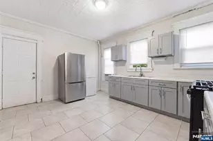 24 Elizabeth St, Paterson, NJ 07503 - Photo 4