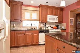 31 Leo Pl, Lodi, NJ 07644 - Photo 16