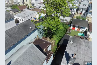 88 Komorn, Newark, NJ 07105 - Photo 6