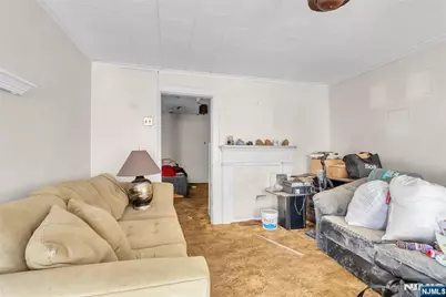 88 Komorn, Newark, NJ 07105 - Photo 16