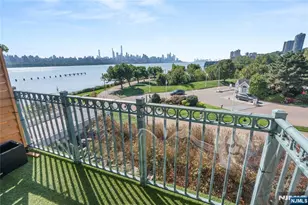 226 The Promenade, Edgewater, NJ 07020 - Photo 10